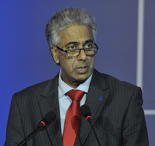 Dr. Arvin Boolell Goesk